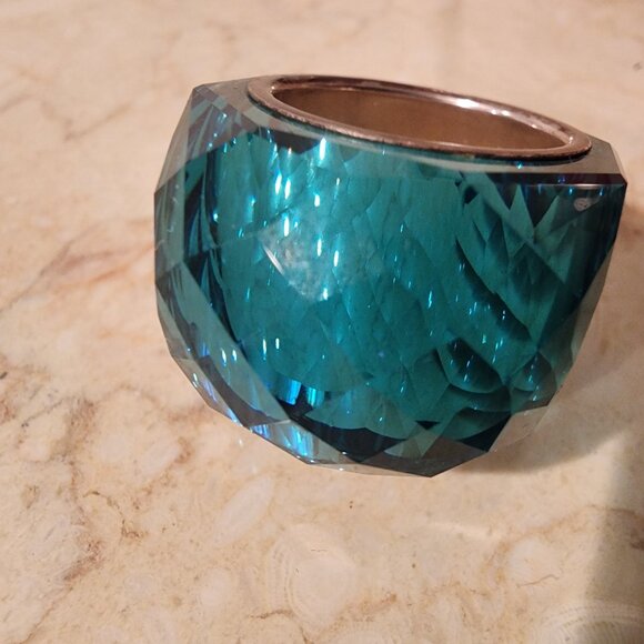 Swarovski Nirvana Emerald Green Ring - Picture 1 of 5